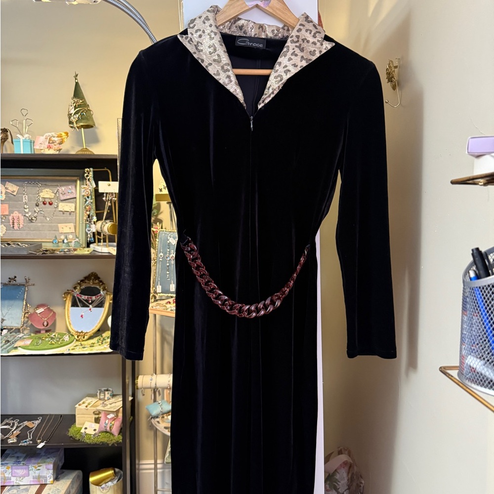 Black Velvet Dress with Leopard Collar